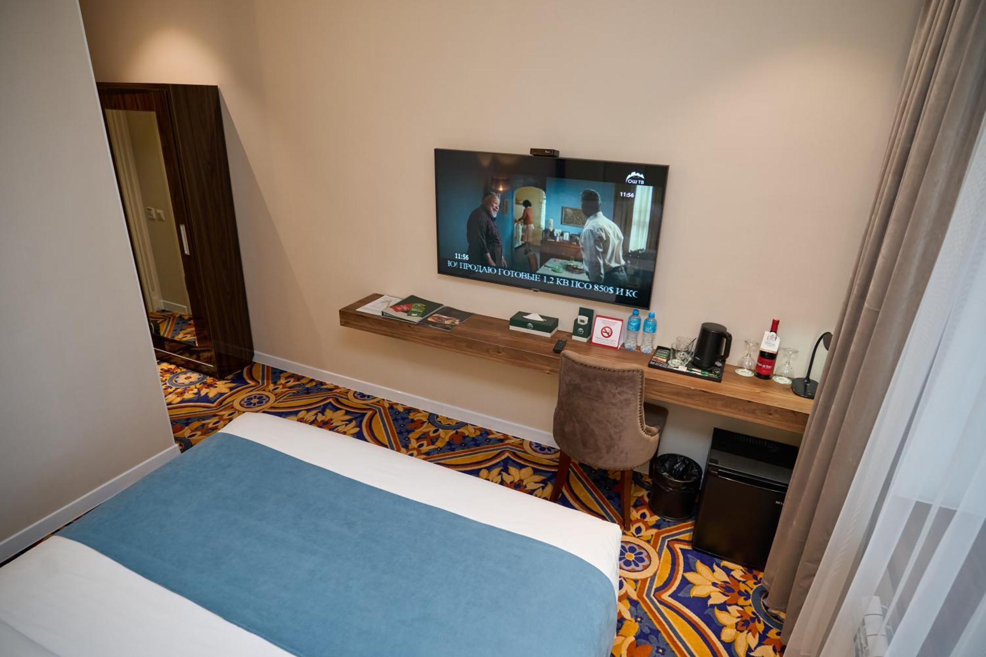 Garden Hotel Bisjkek Eksteriør bilde