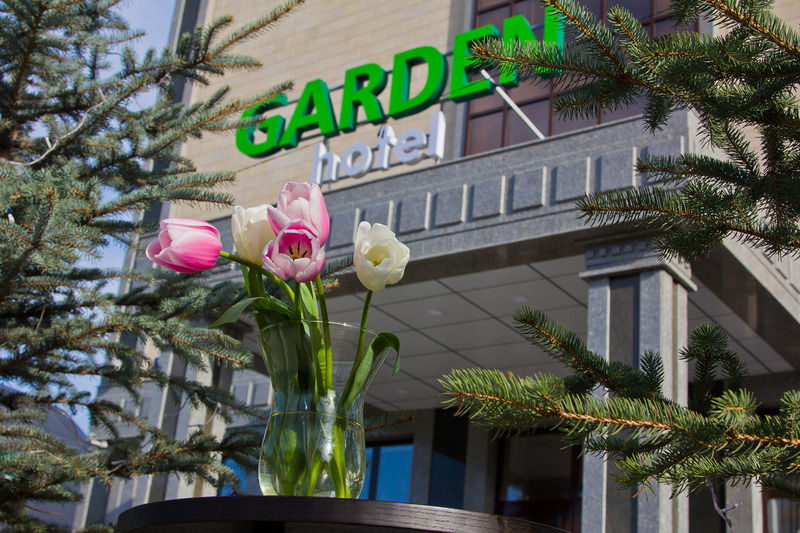Garden Hotel Bisjkek Eksteriør bilde